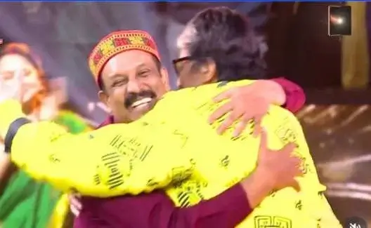 नक्सल क्षेत्र में तैनात CRPF इंस्पेक्टर बिप्लव दूसरे करोड़पति, KBC में सेकंडों में सॉल्व किया 1 करोड़ का सवाल